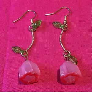 NWOT Tulip Flower Drop Earrings
